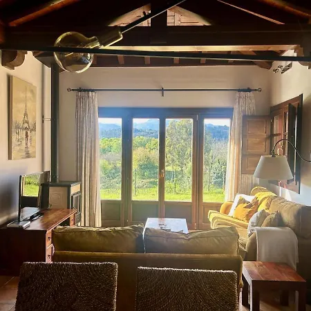 La Casa Roja De Ovio * Picones (Asturias)