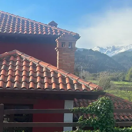 La Casa Roja De Ovio بيت للعطل *