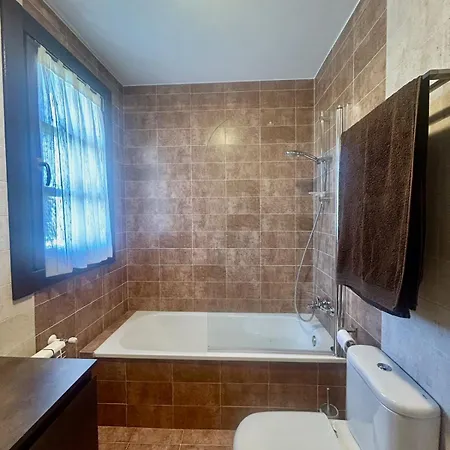 La Casa Roja De Ovio بيت للعطل