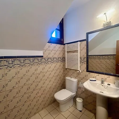 La Casa Roja De Ovio Tatil Evi Picones (Asturias)