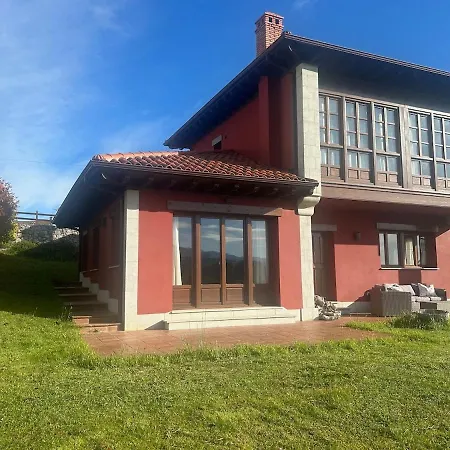 La Casa Roja De Ovio Picones (Asturias)